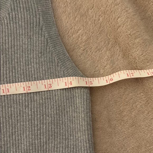 Old Navy Maternity Sleeveless Tank Top - Picture 5 of 9